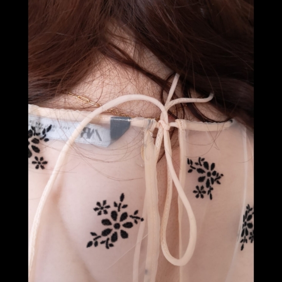 Zara blouse - Picture 3 of 4